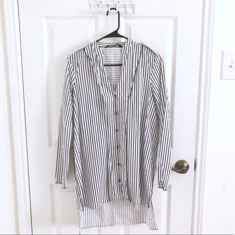 Zara white button up top w/ blue stripes